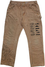 Load image into Gallery viewer, TOPOGRAPHY CARHARTT&#39;S SAND 32&quot;
